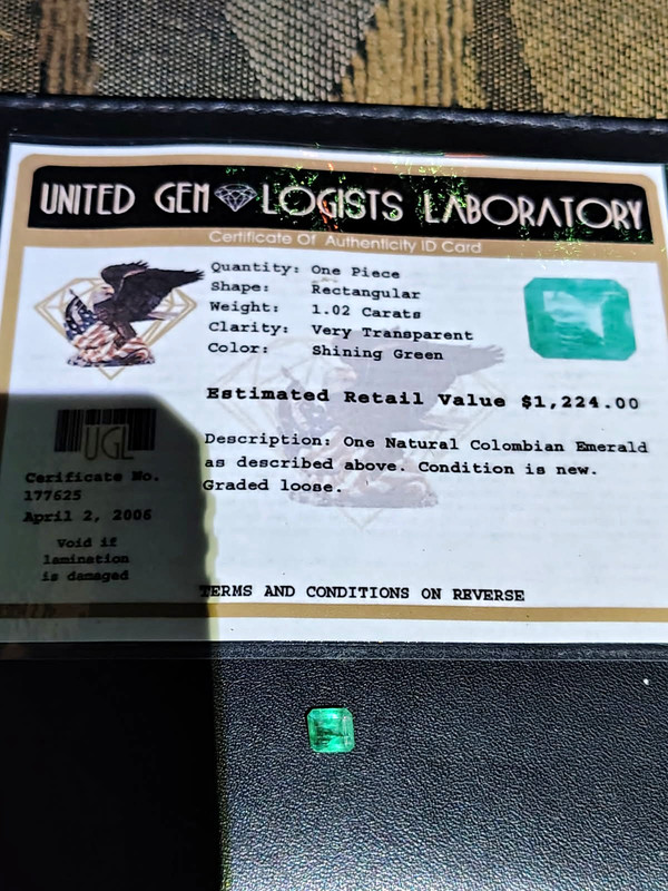 Natural Colombian Emerald 1.02ct Rectangular Cut Green Transparent UGL Cert