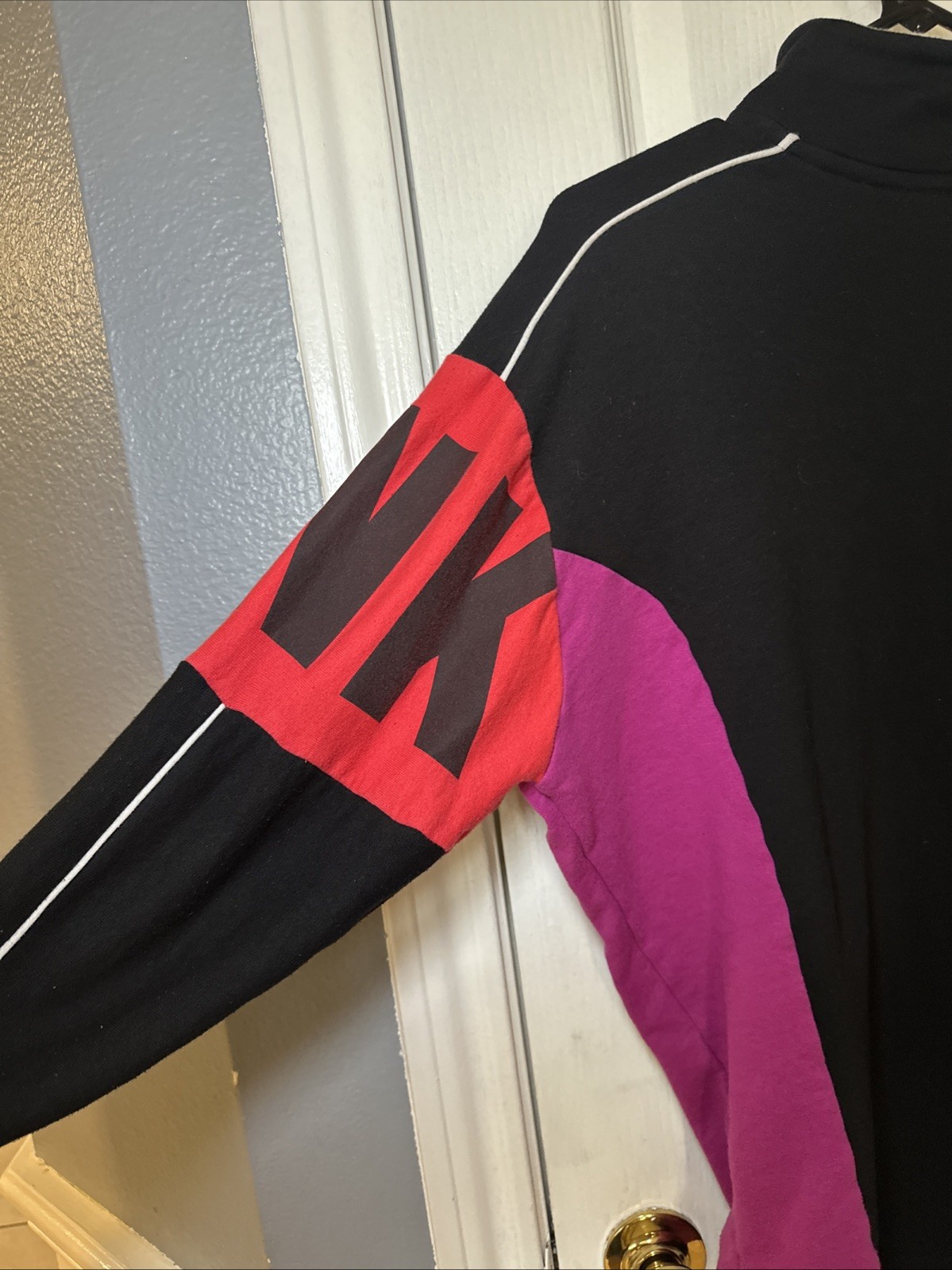 PINK Victoria's Secret Black and Pink Colorblock … - image 11