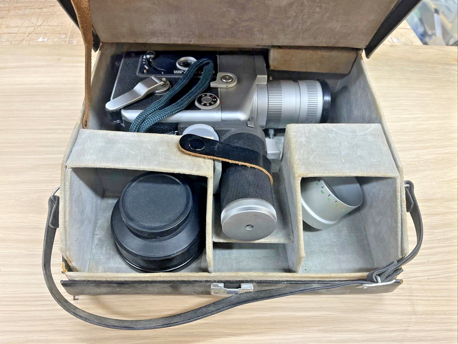 Vintage Camera Canon Cine Zoom 512 with original box 8 mm JAPAN