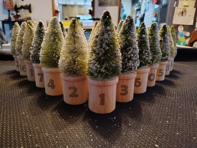 25pc Bee & Willow Bottle Brush Tree Advent Calendar 5  Trees w/Wood Base