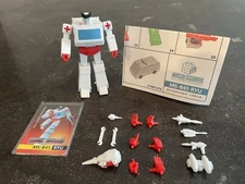 Magic Square Transformers MS-B45 RYU G1 Autobot RATCHET Ambulance