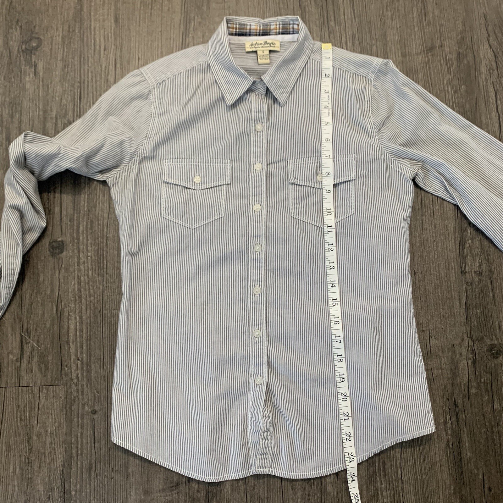 Active Basic  Women’s Gray White Stripes Top Butt… - image 9