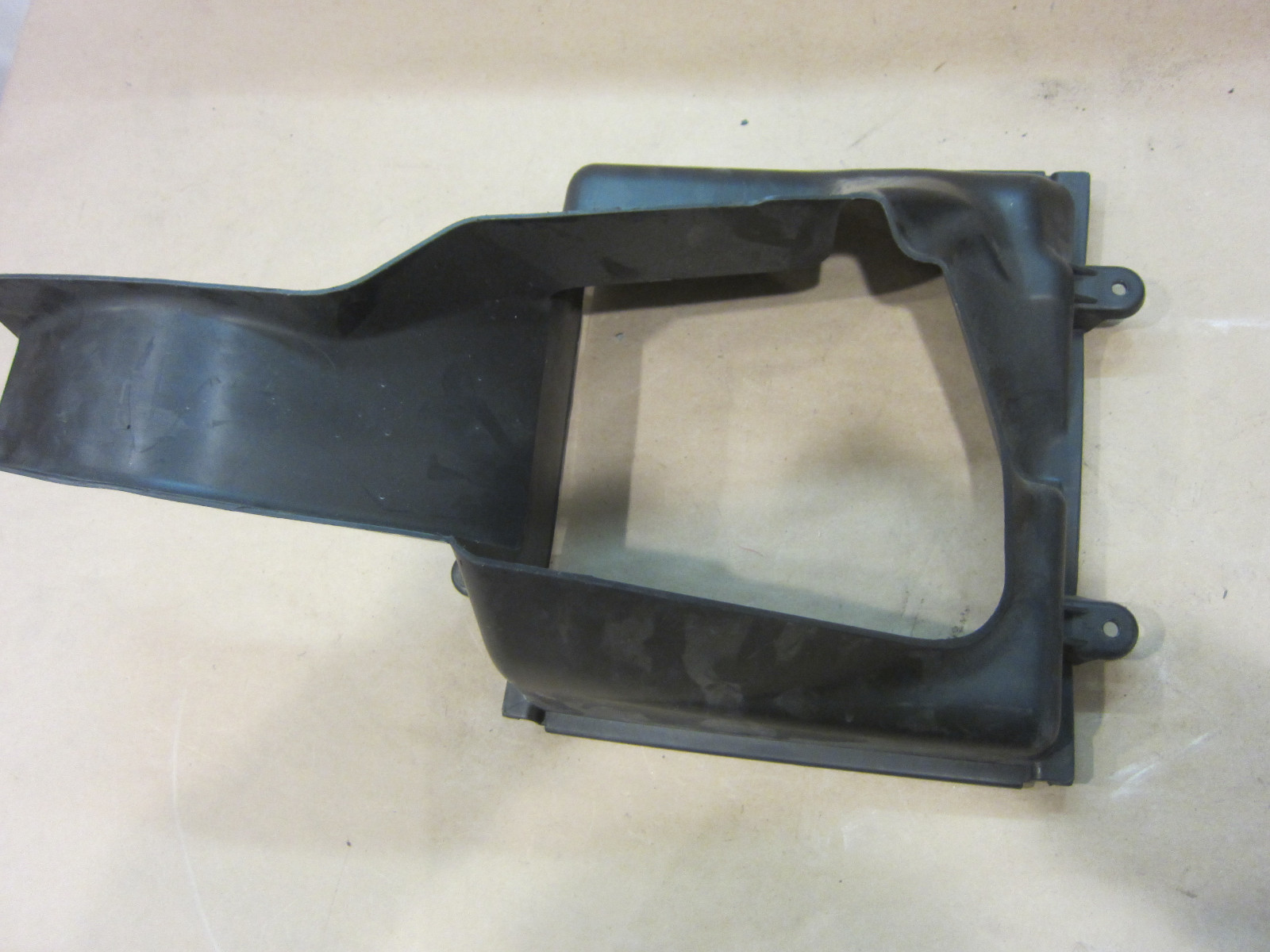 Maserati QuattroporteGhibli 2014+ RH Intercooler Shroud/Air Duct - P/N 670004139