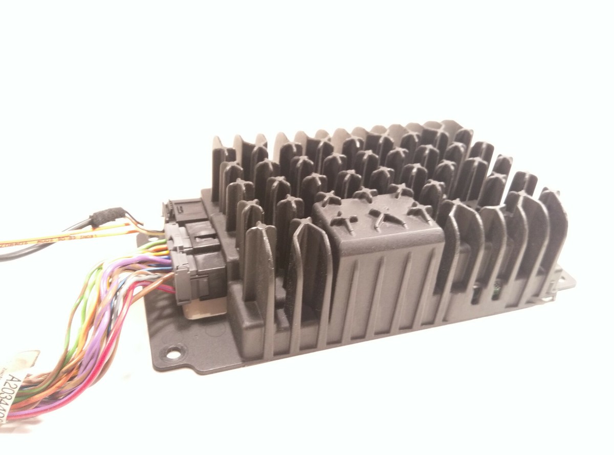 05-09 Mercedes Benz W203 W209 OEM Harman Becker Amplifier