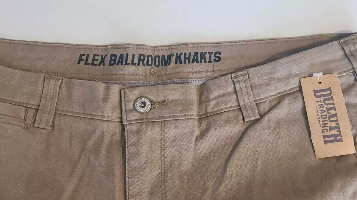 NWT DULUTH DULUTHFLEX BALLROOM KHAKI CARGO PANTS 38