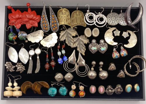 HUGE VINTAGE -NOW PIERCED EARRING LOT 30 PAIR CHUNKY RETRO UNIQUE DANGLE HOOPS - Picture 1 of 24