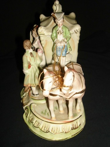 Vtg. 9"x 5"x 6.5" Porcelain Horse Drawn Carriage W/Couple & Coach Driver MINT!! - Picture 4 of 9