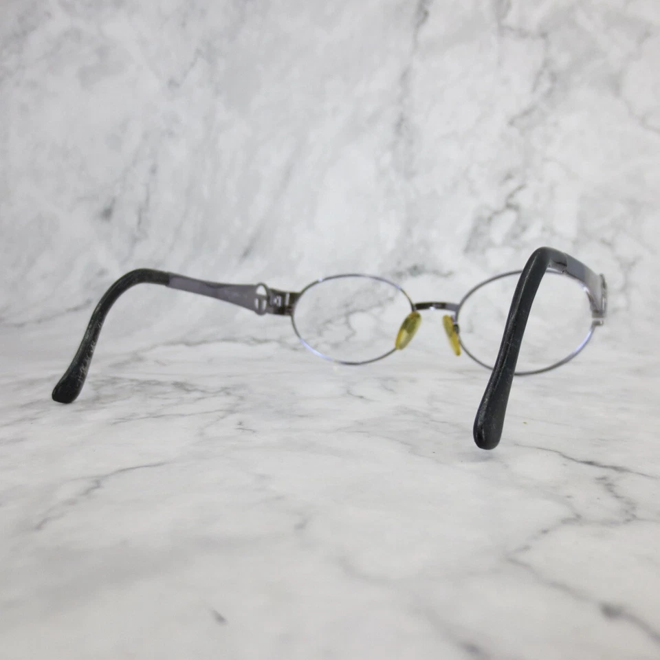 Gafas pequeñas gris metalizado ovaladas Sergio Tacchini ST1062-S T851 53-19-135 Foto 4 de 4