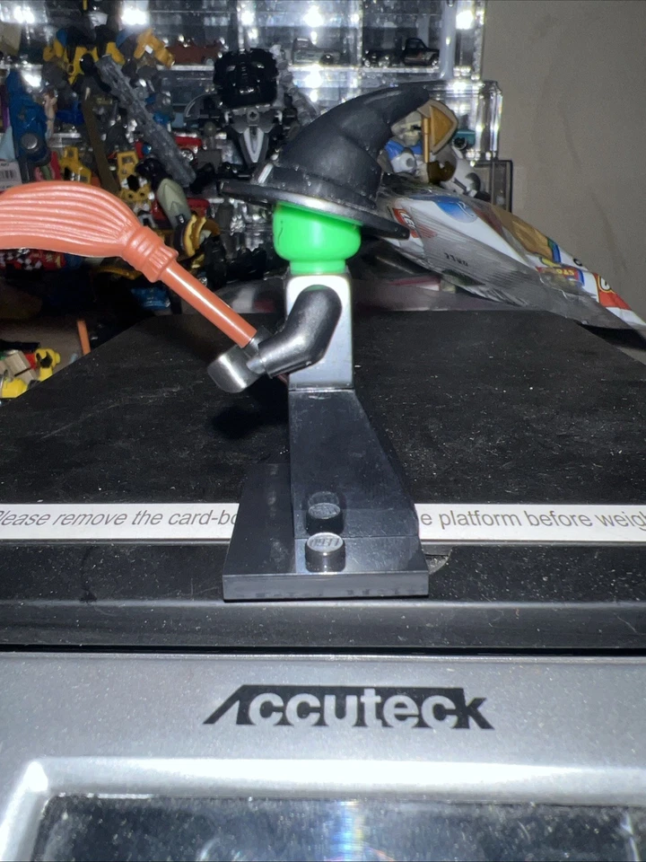 LEGO Serie 2 Minifiguras Coleccionables 8684 - Bruja (RETIRADO) Foto 2 de 4