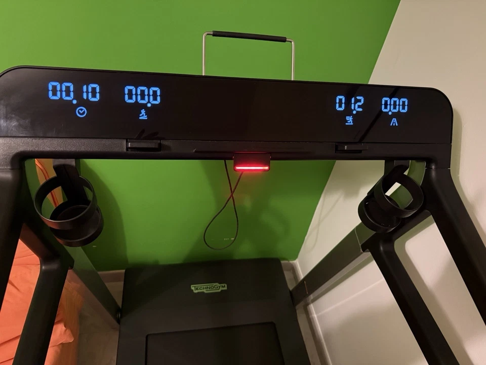 Tapis Roulant MyRun Technogym grigio usato come nuovo - Immagine 4 di 4