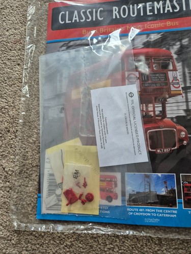 HACHETTE 1/12 BUILD THE CLASSIC ROUTEMASTER BRITAINS MOST ICONIC BUS ISSUE 130 - 第 3/3 張圖片