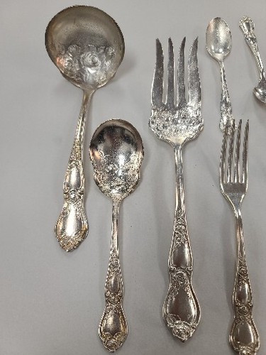 Antique -R.C.Co. ~ Rose Pattern ~ 4 Serving Pieces ~ 2 Forks & Demitasse Spoons - Picture 2 of 24