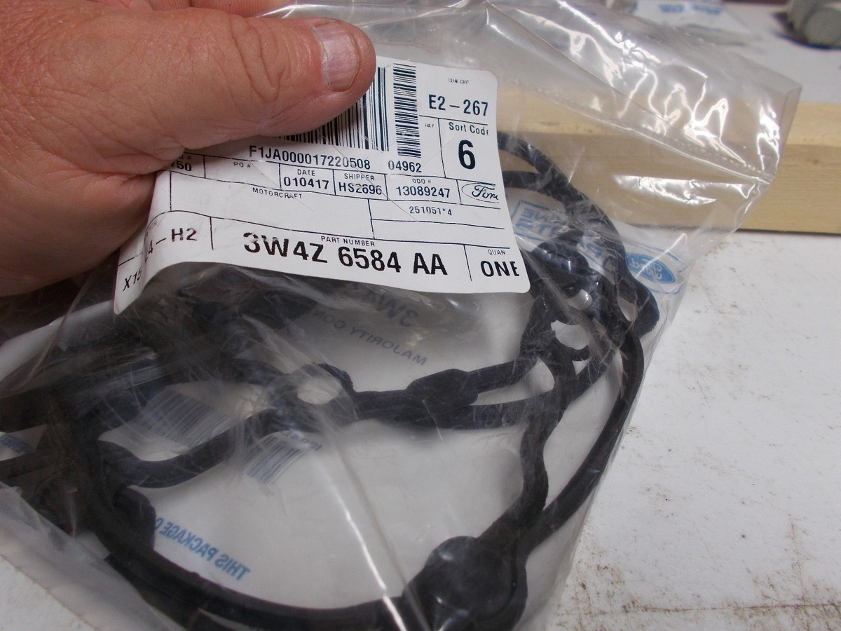 New Ford OEM Right Side Valve Cover Gasket 3W4Z6584AA. | eBay