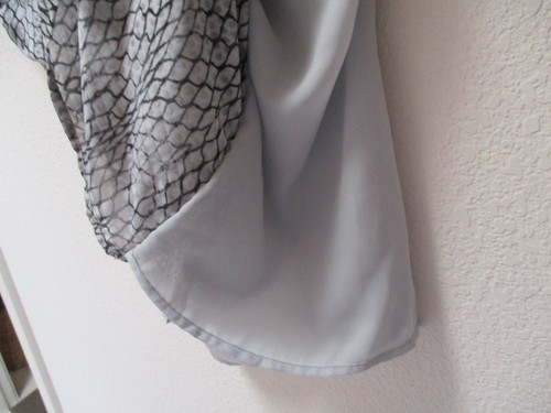 Jaclyn Smith Women's Ruffled Blouse, Gray & Black, Fully Lined, Size SC (small) - Picture 7 of 7