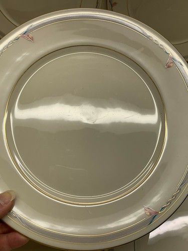 Lenox GRAMERCY Calla Lily; Set of 11 - 10 3/4" Dinner Plates - Picture 6 of 11