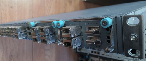 Juniper QFX5100-24Q-3AFO Switch 24 QSFP+ Ports 2x QFX-EM-4Q Modules AFO Airflow - Photo 2/7