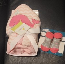 NWT CUDDLETIME Hooded Towel  4 Washcloths Baby Bath Set 5-Piece  Baby Booties