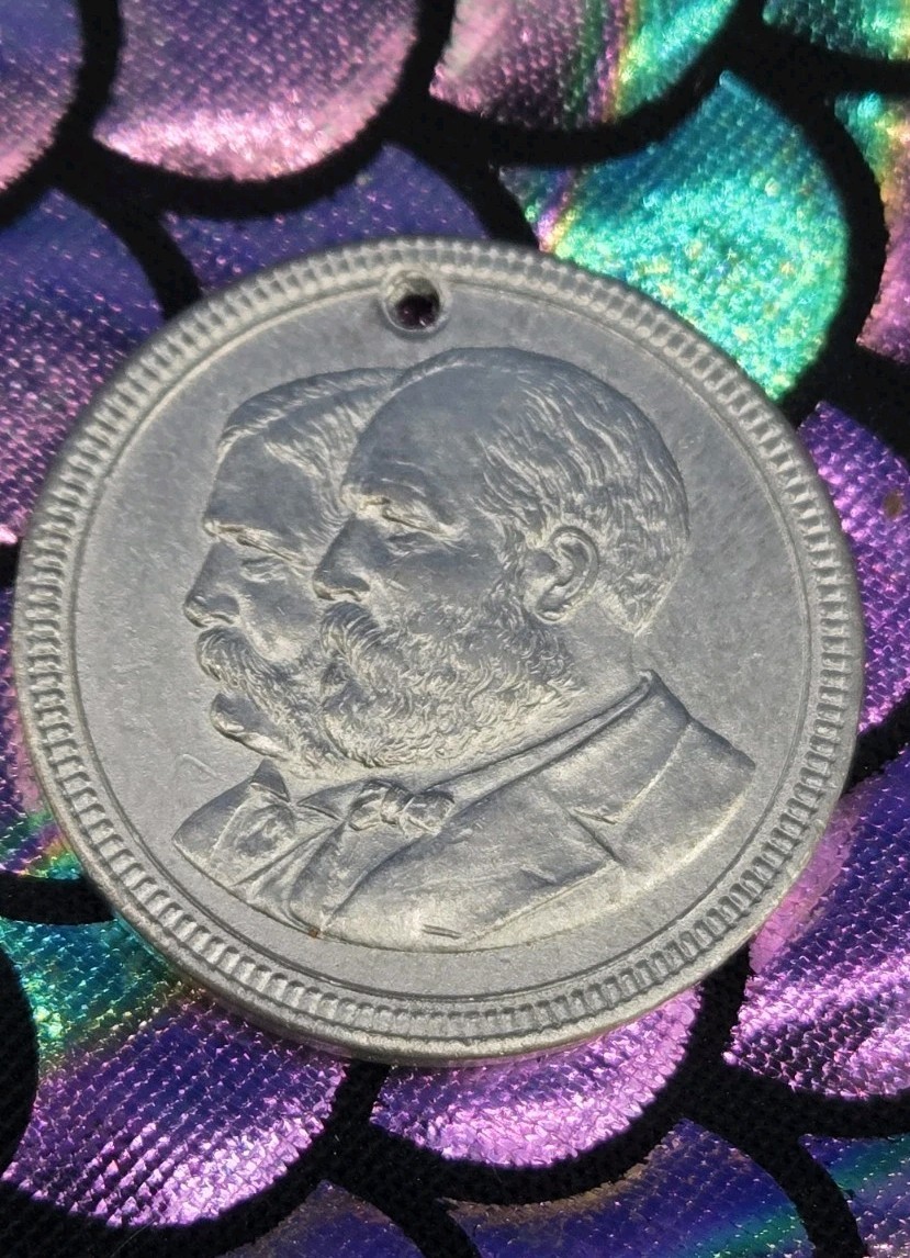 Foto 1 di 3
