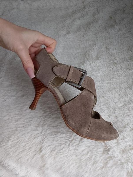 Women Clarks Heels Grey Suede 35.5