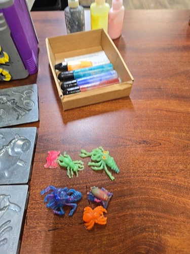 Vintage 90s Creepy Crawlers Workshop Bug Maker Oven w/ Molds Instructions 1992 - Picture 5 of 5