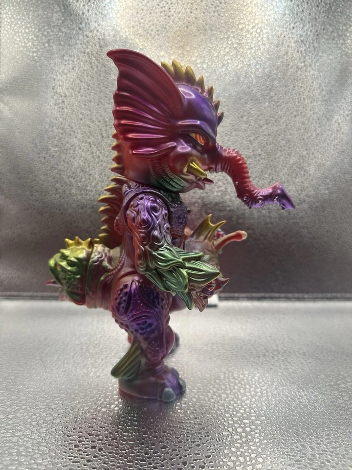 Paul Kaiju OG Boss Carrión Sofubi Vinilo Arte Juguete Monstruo Elefante Diseño Foto 2 de 4