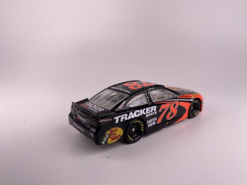 *VERY RARE* 2018 MARTIN TRUEX JR BASS PRO SHOPS TOYOTA CAMRY 1/64 NASCAR DIECAST - Picture 2 of 3