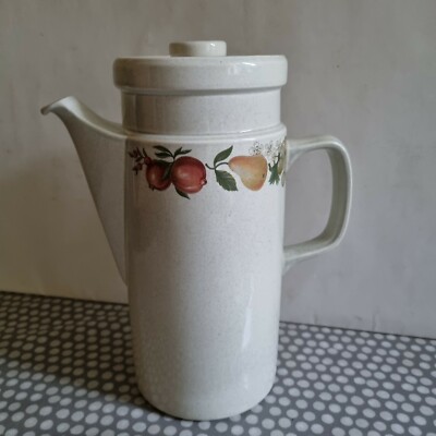Wedgwood ''Quitte'' Kaffeekanne. 23,5 cm hoch