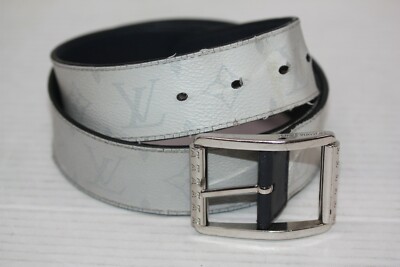 LOUIS VUITTON White Monogram Canvas Navy Leather Reverso 40MM