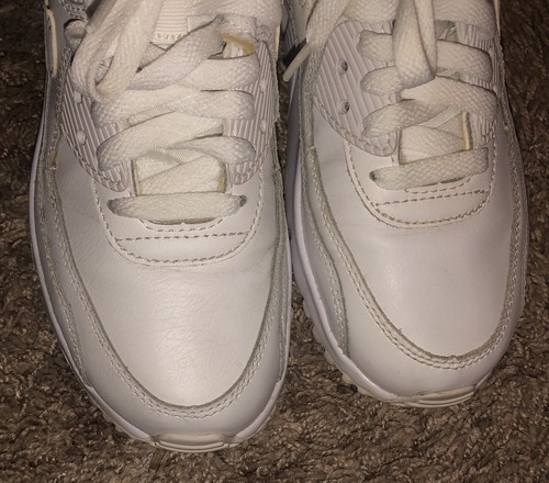 Unisex Kids Nike Air Max 90 Leather (GS) in a "Triple White” Sz 4Y - Photo 4/8