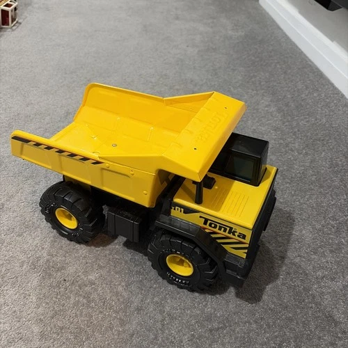 Large Hasbro Tonka T01 Yellow Mighty Dump Truck 2012 #93918 Toy Vehicle large