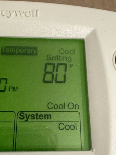 Honeywell FocusPro 6000 TH6110D1021 Programmable Digital Thermostat - Picture 2 of 11
