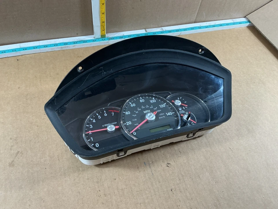 2006 Mitsubishi Galant Speedometer Instrument Cluster - Image 3 of 4