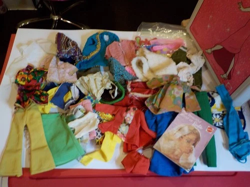 Mattel Barbie Fashion Doll CASE w/ Free Moving Barbie,Clothes & Accesories Lot15