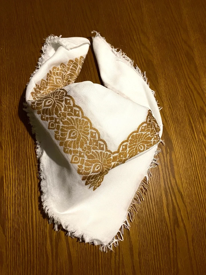 Lenço branco exclusivo Gold Line, bandana do deserto Kofya, vestido árabe estilo antigo vintage - Imagem 3 de 4