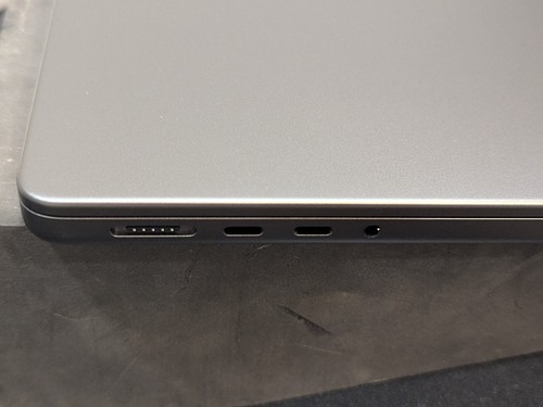 Apple MacBook Pro 14 M4 Pro 12c CPU 16c GPU 24gb Ram 512GB Space Black MX2H3LL/A - Picture 10 of 11
