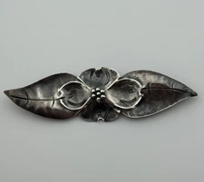 Vintage Stuart Nye Sterling Silver Dogwood Flower Leaf Brooch Pin