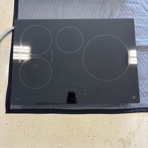 GE Profile™ 30" Built-In Touch Control Induction Cooktop PHP9030D
