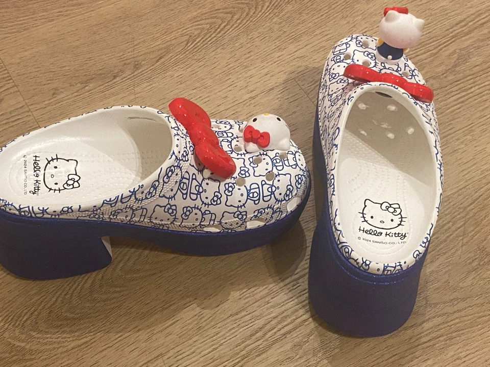 Hello Kitty High Heel Crocs Clogs Siren Clog blau/weiss Gr. 45/46 - Bild 4 von 4