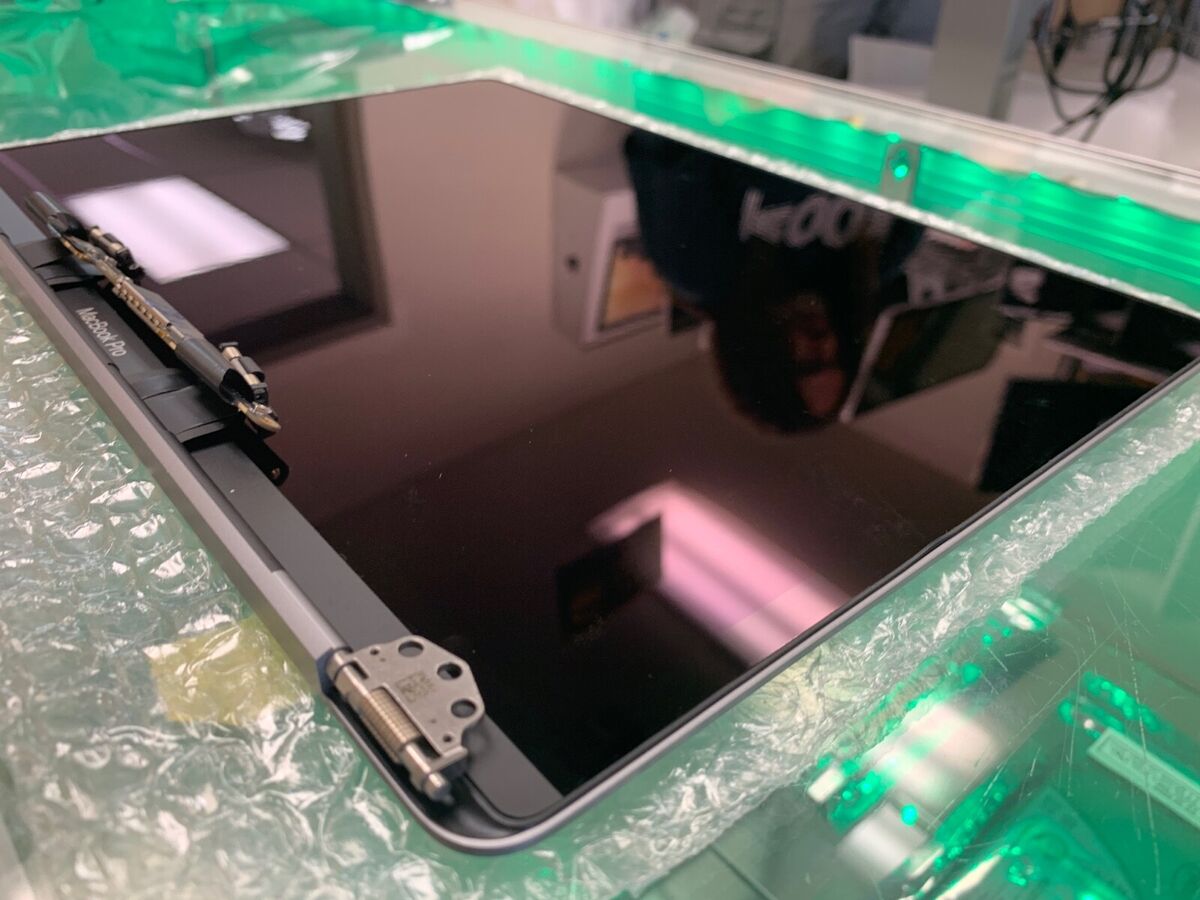New Apple Macbook Pro 13-inch A1989 Retina Screen Assembly New Apple Macbook Pro 13-inch A1989 Retina Screen Assembly