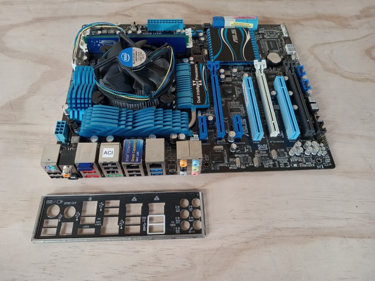 ASUS P8Z68 DELUXE LGA 1155 DDR3 SATA3.0 USB3.0 Intel Z68 + Pentium