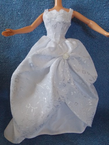Hermoso vestido de novia Barbie Fashion Avenue 1999 - Imagen 2 de 5