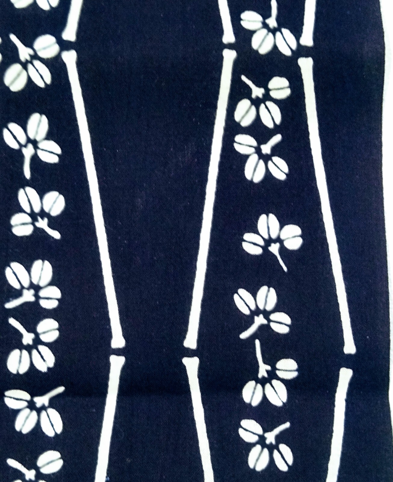 Tenugui-Japanese Hand cloth：Combination of plants and diago, Navy blue 8050t0012