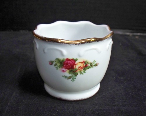 Set of 3 Royal Albert Old Country Roses 2.75" Votives Gold Scalloped Trim 1962 - Picture 4 of 7