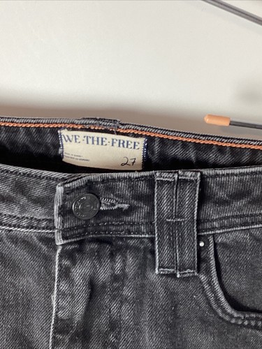 Jeans Free People 'Ava' tiro alto, corte bota usados en excelente estado en NEGRO - talla 27 - Hip Mom Jean - Imagen 7 de 17