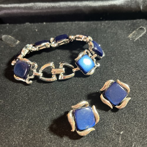 Vintage Bracelet And clip on Earring Set - F5 - Picture 2 of 3