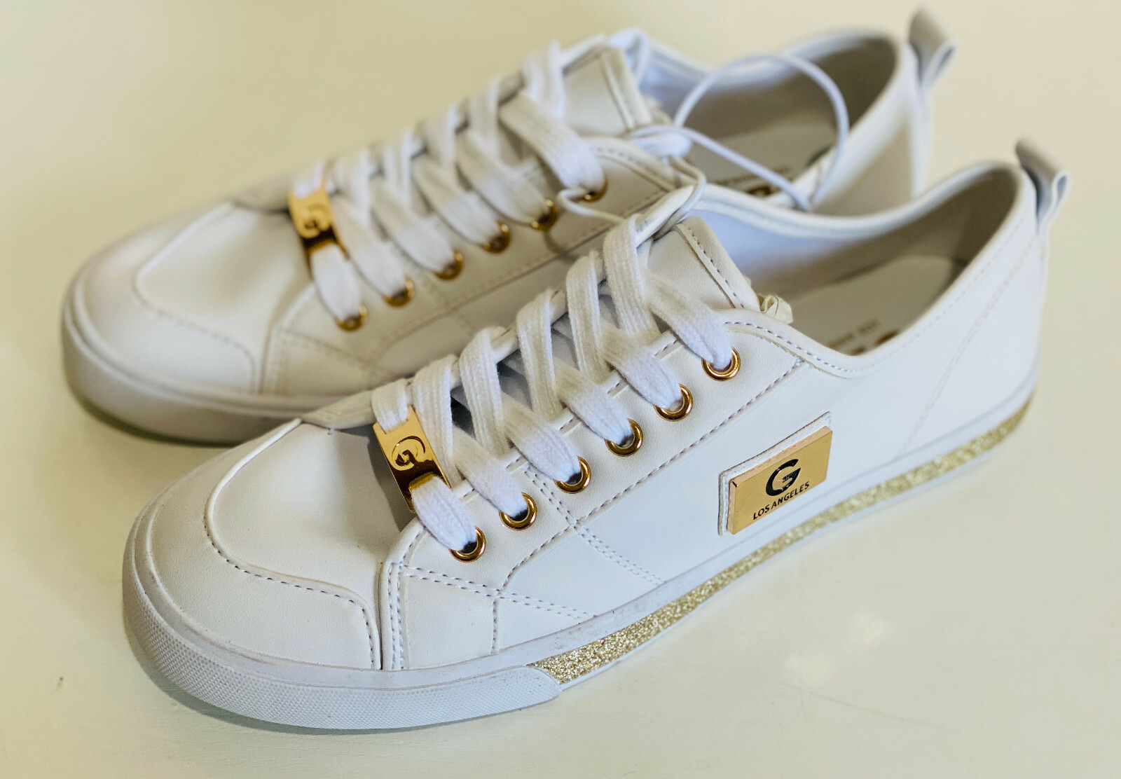 NEW! GUESS MALLORY WOMEN'S GOLD-TONE WHITE LEATHER SNEAKERS SHOES 7 37 SALE  | eBay