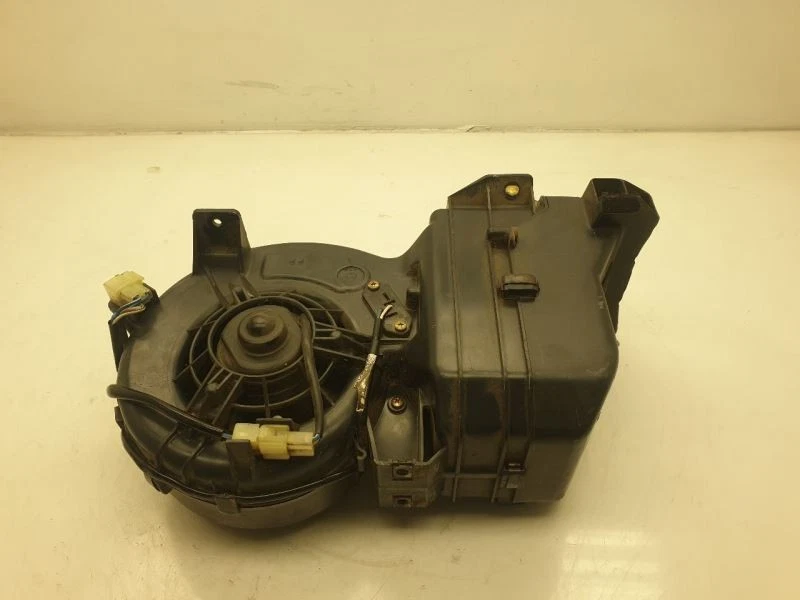 ДВИГАТЕЛЬ ВЕНТИЛЯТОРА ПЕРЕМЕННОГО ТОКА 90-95 TOYOTA 4RUNNER 2,4 Л V4 - Изображение 3 из 4