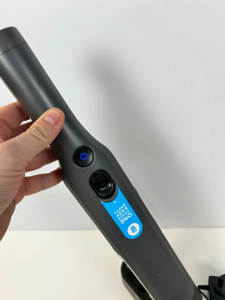 Shark Handheld Vacuum Cleaner Pet Hair Removal WV200UK - Wont Power On - Image 4 of 4