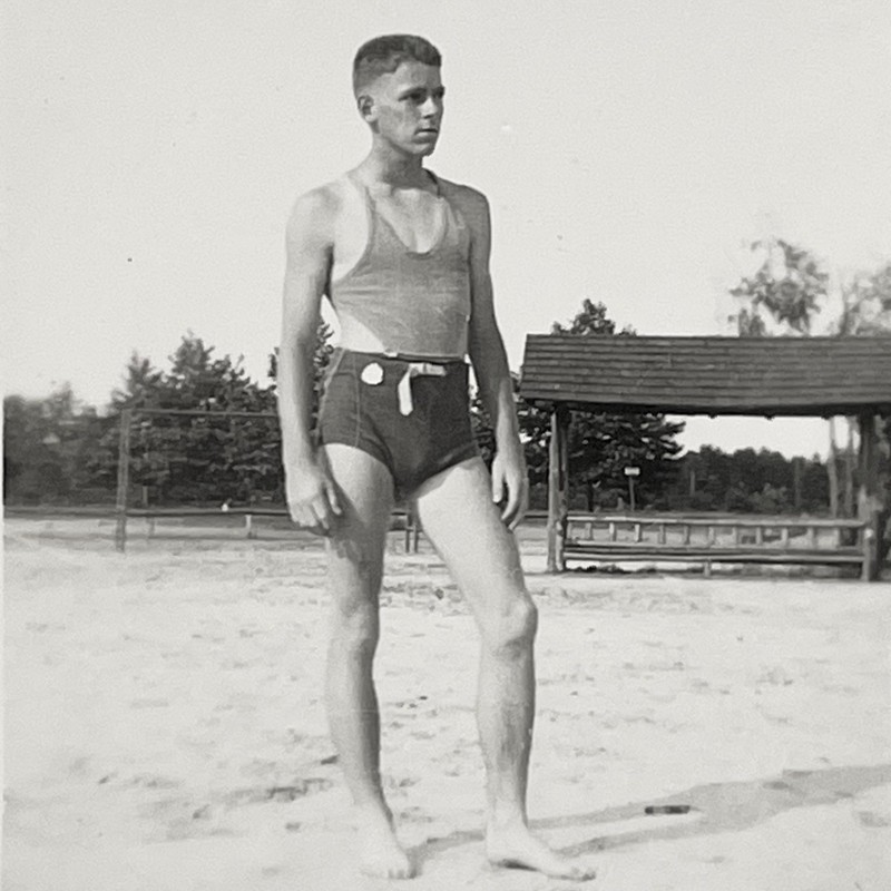 1940s Handsome Man Swim Trunks Barefoot Male Physique Gay Int Vtg Snapshot Photo