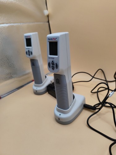 One Brandtech Handystep Electronic Pipette repeater With Charging Stand - Picture 11 of 14